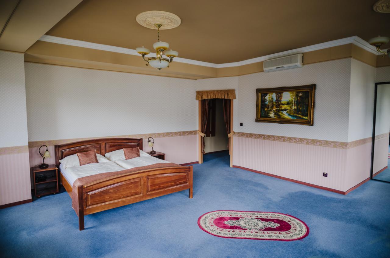 Hotel Gloria Palac Košice Esterno foto